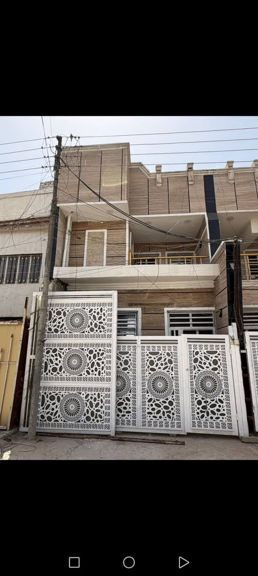 عقار للبيع مساحة /67متر ونص يحتوي على 3غرف نوم وصالةومطبخ وخدمات بيت نظيف جدا موقع ممتاز حي جهاد مقابل الرفاق الأولى  موقع ممتاز /اي الاستفسار على هذا الرقم ***********
