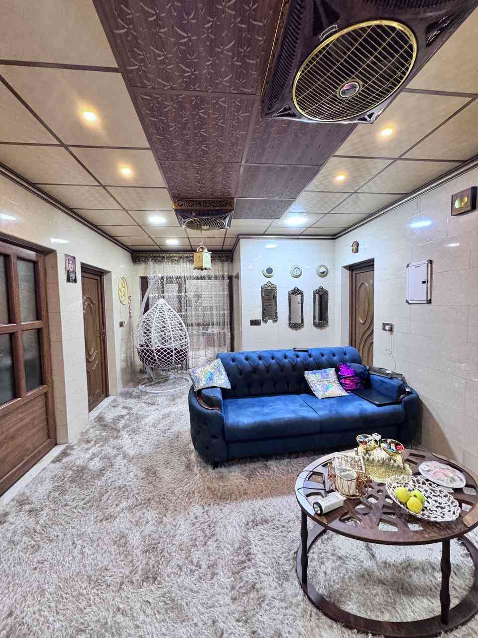 السلام عليكم

🏠 دار للبيع – حي الحدباء الأولى

📍 الموقع: حي الحدباء الأولى
(ثاني فرع بسايدين المضخة)
🚗 يقع على شارع 15 متر

📐 المساحة: 240 متر
📏 الواجهة: 12 متر
🧭 الاتجاه: شروق ابتدائي 🌅

تفاصيل الدار:
🔹 الطابق الأول:
 • غرفتين نوم
 • هول
 • استقبال
 • مطبخ
 • صحيات
 • كراج
 • مخزن خارجي (كان سابقًا محل)

🔹 الطابق الثاني:
 • 4 غرف نوم
 • هول
 • صحيات

✨ الدار واسعة ومناسبة للسكن العائلي، وموقعها مميز وقريب من الخدمات.

📞 للاستفسار:
***********
***********

📌 مكتب نقوش للاستثمار العقاري
نستقبل عروضاتكم في أغلب مناطق الجانب الأيسر

🔗 لمعرفة الأسعار انضموا لقناتنا على التلكرام:
https://t.me/nukosh97
