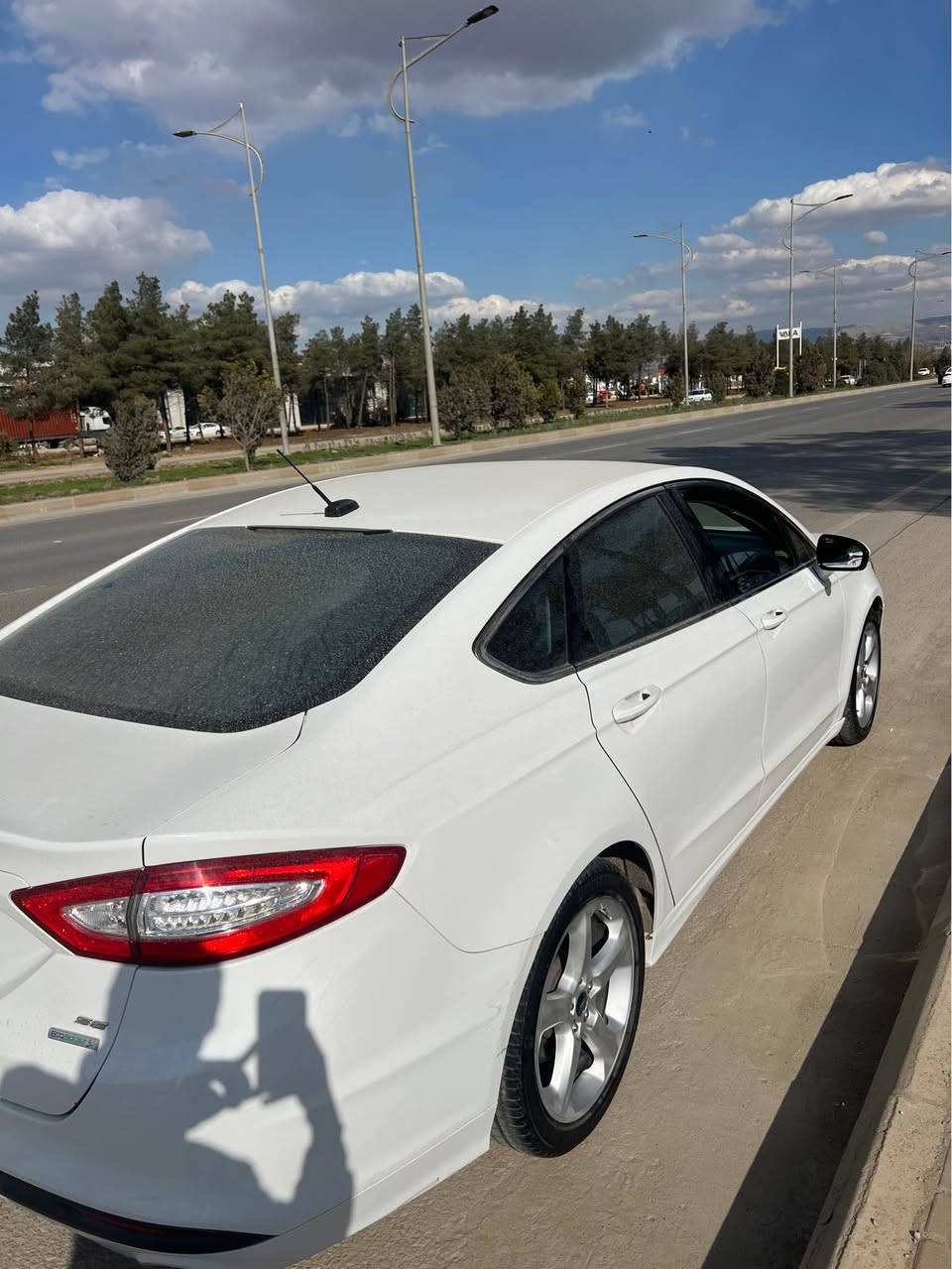 فۆرد فیوژن ۲٠۱٦ SE
مەکینە ۱٦ تۆربۆیە
سەیارەکە کوشن هیتەرو کوشن خەزن و جلدە
بلاجکتۆر و لایت لید و گلۆپی ژێر ئاوێنە و ئاوێنە هیتەر
٤ تایەی تازە و ٤ ویلی شەریکەی نیڤای لەژێرە
سەنەوی بەسەرچووە ئەو رەقەمەی لەگەڵ نیە
سەیارەکە ٥ گەڵا غەرامەی لەسەرە بۆت ئەگیرمەو
سۆنەریم داناوە جوان سەیری کە ئینجا تێل بکە
مەکینە و گێڕ و کارەبای بەشەرت تەنانەت ئاو و رۆنیش بەشەرت ئەیەمی سەیری نەکەیت
سەیارەکە هی مالی خۆمە و بۆ دۆست شیاوە

Wahts appe w viver lasar am raqamanaya
***********
*********** السليمانية, العراق
