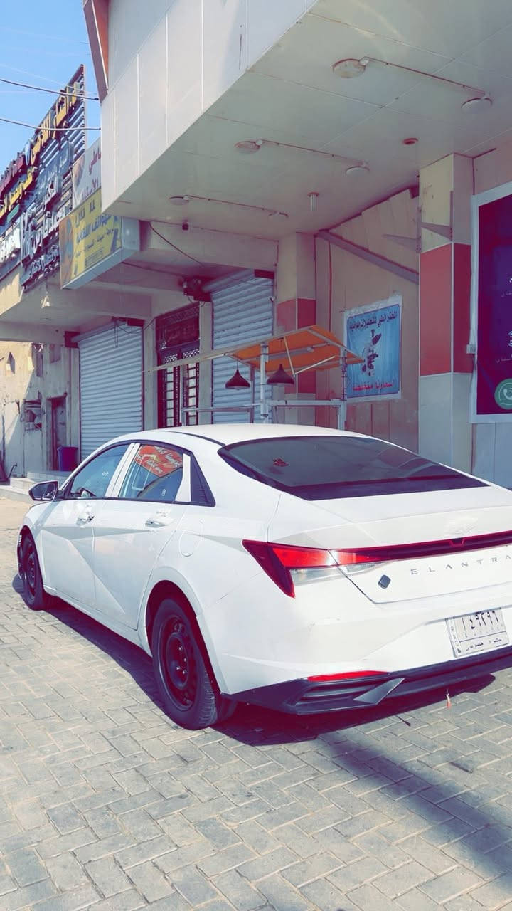 سلام وعليكم النتره للبيع مديل 21 سياره اقصاد ومخلصه خليجي مكينه 2000دوش مكينه وكير تخم تاير سياره خير من الله بس بديها يرادله بوليش ورصعات تتكحل سياره بيها ضربه بصفحت السايق 
سعرها 125
***********. رقم تلفون واتساب
