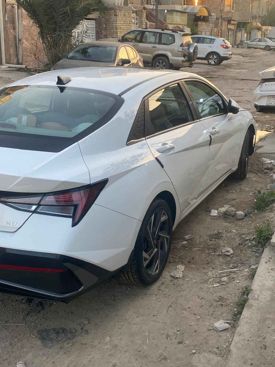 السلام عليكم اللنترا موديل 2024خليجي بسمي بغداد ماشيه 56الف بيها باردين ازغار موضح بالصوروالدعاميه الامامية مبدله وكاله فول مواصفات الخليجي المعروفه مكينه ال 200مكانها حي اور السعر 175$للاتصال ***********
