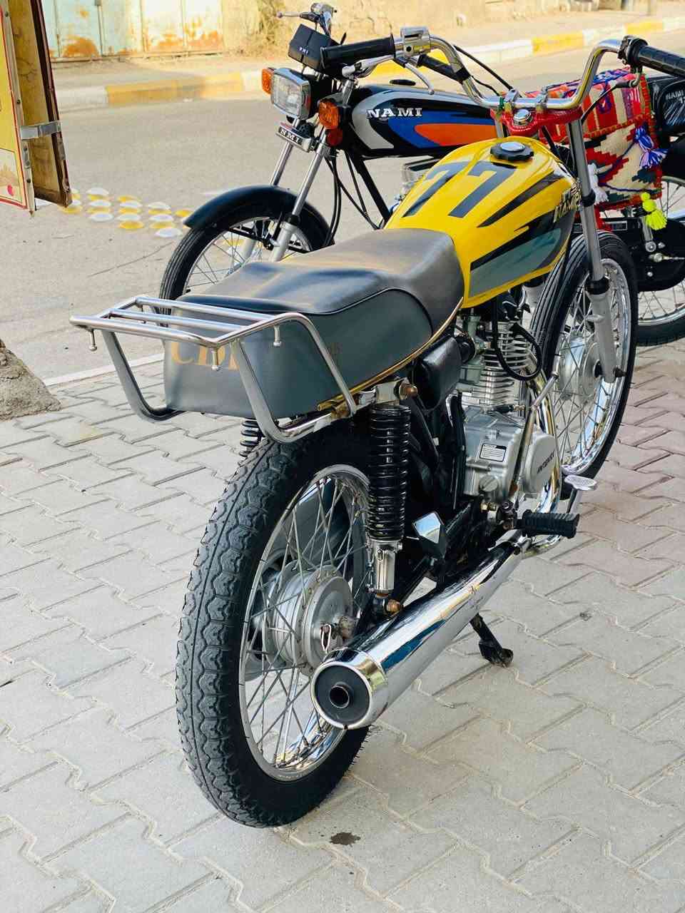 سلام عليكم دراجه للبيع شاصي 25 سكنر دراجه نضيفه مكان سماوه رميثه تفاصيل اكثر خااص ***********
