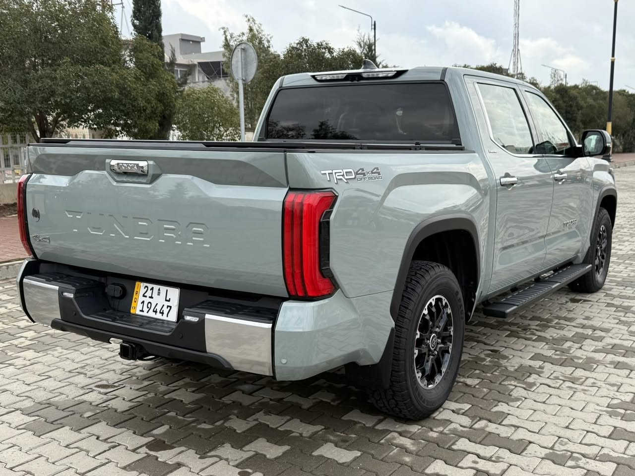 وصل تويوتا تندرا  المتت  TRD جديدة 
كلين تا تيل 
وارد كندا
موديل:2023
ماشية   24 الف مايل
تويوتا تندرا  المتت  TRD 2023   دفع رباعي 4x4   بمحرك V6  
تؤربؤ. 5 كامريا 360 👉
 ‏سياره كلين تا تيل 
ره قم سليمانيه 
 ‏ كشنات تدفئة وتبريد
‏سقف بانوراما
‏فول فول مواصفات

‏للسعر اكتب رقم واحد بالتعليق
‏مكان سليمانية
‏*********** 📲👉وتساب
