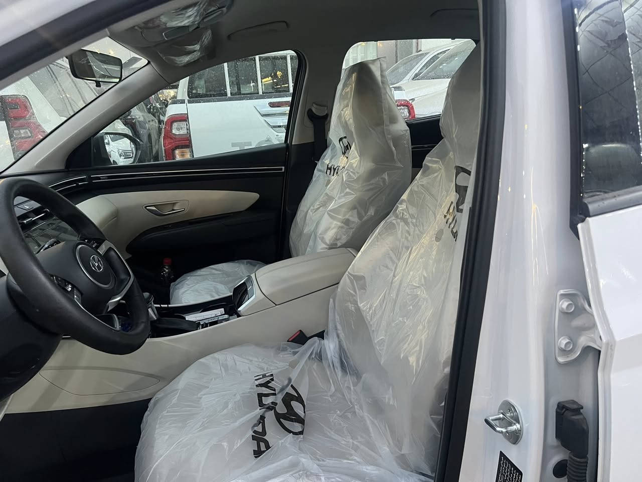 توسان موديل 2024 للبيع
مكاني بغداد 

السعر ٢١٨ قفل نهايتهه 
رقم بغداد 
مكفوله عده رصعه صغيره بالجنطه مبينه 

***********
