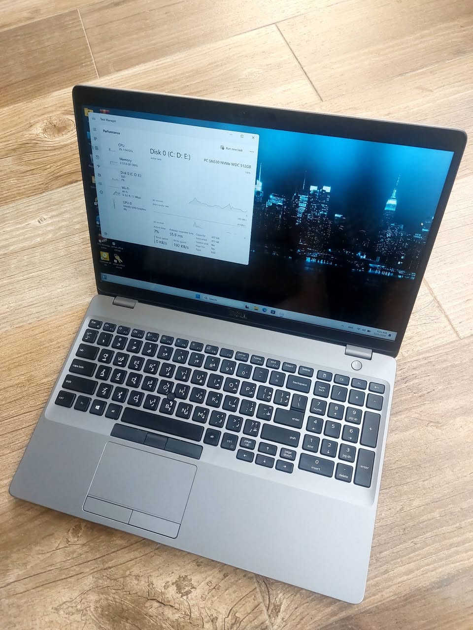 لابتوب Dell Latitude 5511 Ci7H
بمواصفات عالية معالج قوي مناسب للبرامج الهندسية والتصاميم والأمن السيبراني والبرامج المكتبية والحسابية  .
بسعر 440 الف دينار عراقي Ram 16GB 
بسعر 390 الف دينار عراقي    Ram 8GB

Cpu Ci7-10850H 2.7ghz
حرف المعالج H جيل الحادي العاشر   
Hard 512GB nvme قابل للتطوير 
15.6 screen 1920x1080 FHD
Back-light Ar-En ضوئي 
Charger dell شاحن اصلي 
يمكن للزبون فحص اللابتوب وتشغيله والتأكد من المواصفات قبل الاستلام  اللابتوب.
نسبة النظافة 95%
ضمان لمدة خمسة أيام للفحص في حالة وجود خلل مصنعي تستبدل بنفس الموديل حصرا 
عنوان المكتب بغداد شارع الصناعة مجمع الرياش مكتب اليسر للتواصل والحجز ***********
