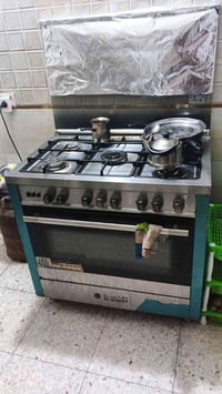 طباخ نضيف جدا ماركة  ال جي للاستفسار07705333125