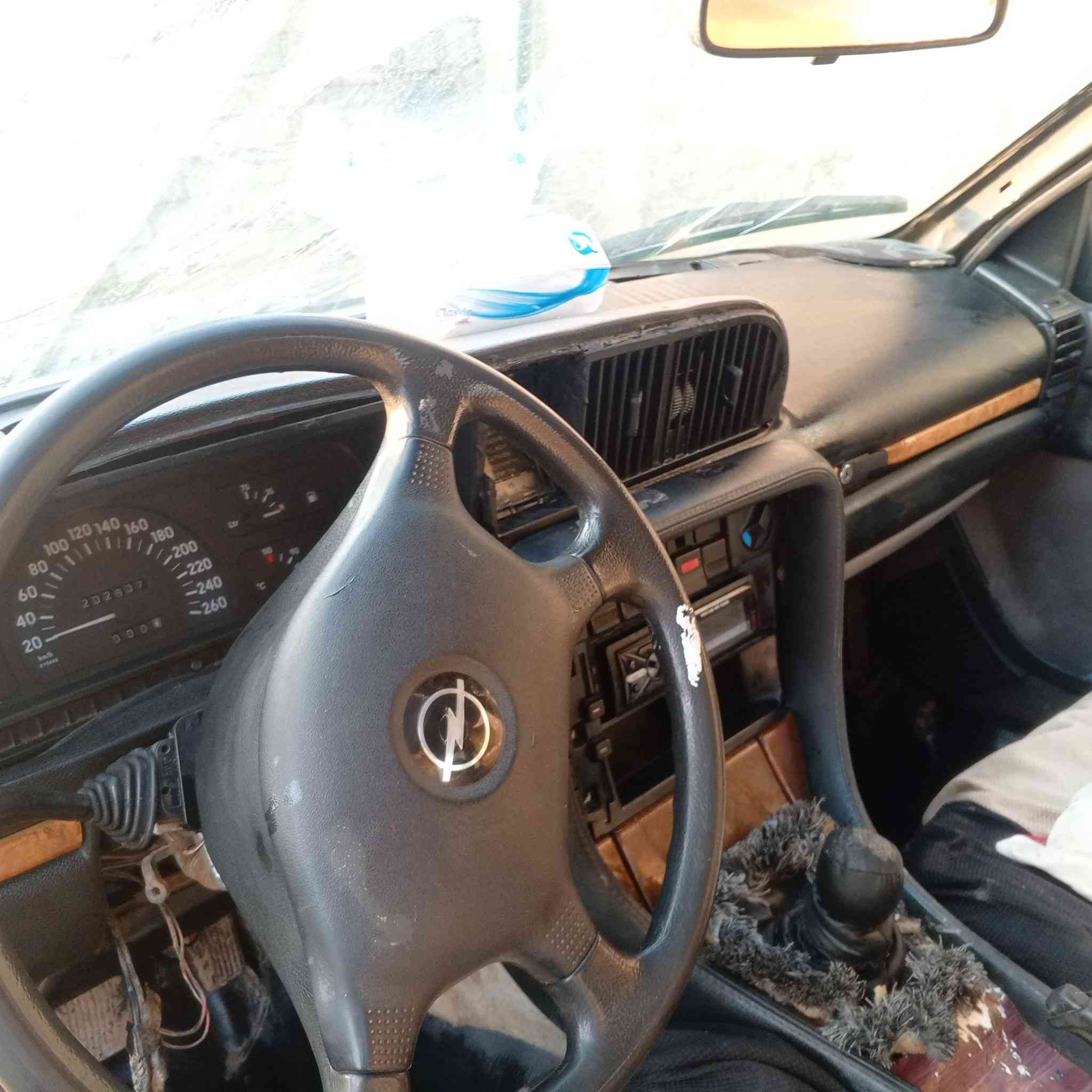 سلام عليكم سيناتور حجم 26موديل 91 رقم اخضر السنويه بيضه كير ومحرك شرط الكير عادي السعر 10 وبي مجال شرط التحويل الاستفسار ....***********
