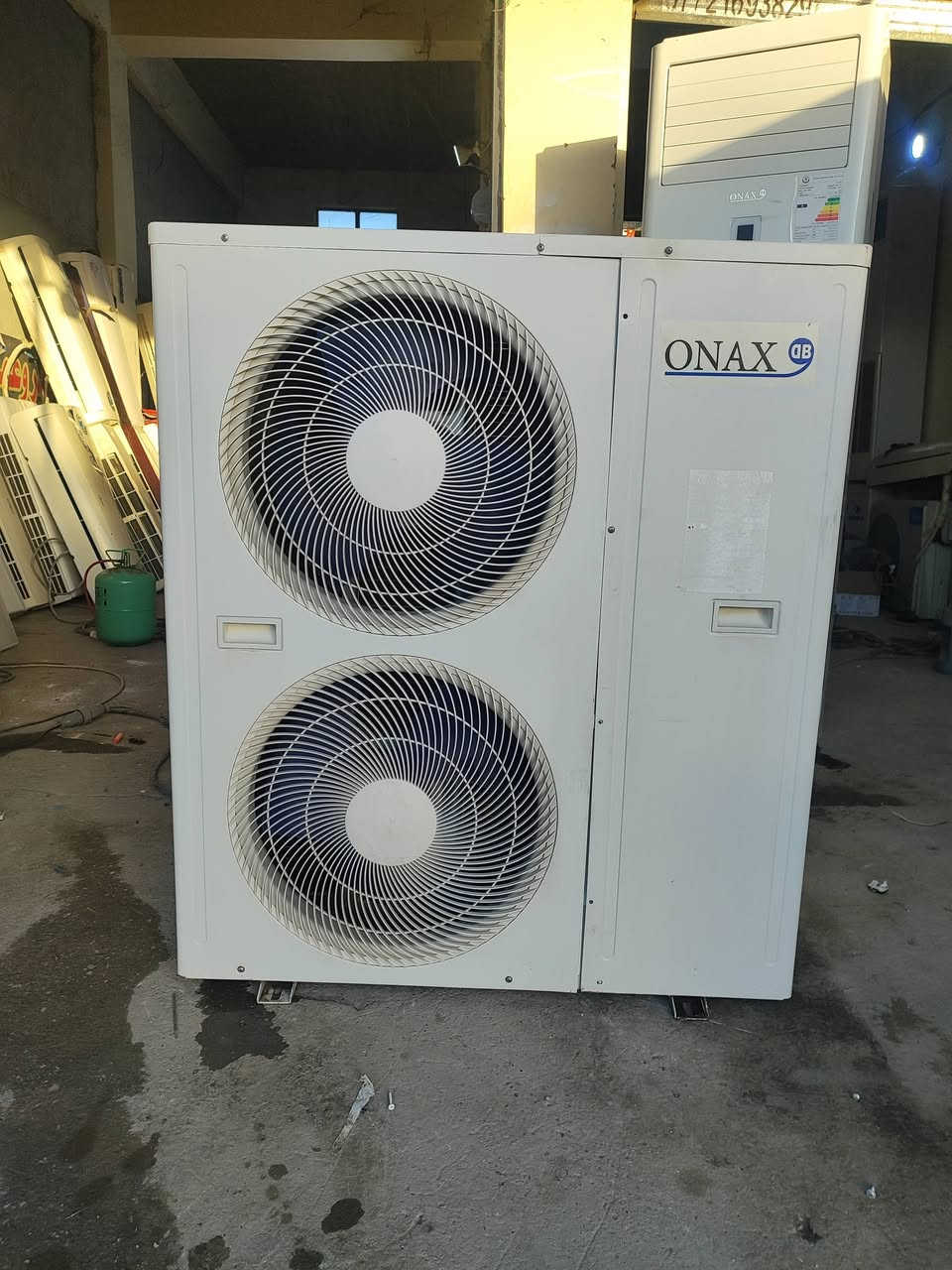 أونكس 3طن وربع دبل فإن  تدفئه تبريد
كامل ملحقاته كيبلات ريمونت بواري 
غازه مقفول 
متوفر مراوس بالعاطل 
العنوان الحديد المدخل الاول 
***********
