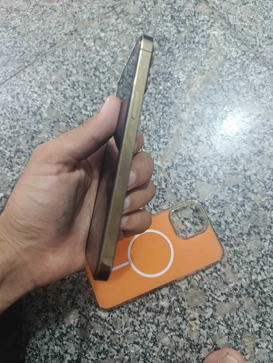 ايفون 13برو ماكس شرق الأوسط وليس امريكي
نظيف جدا 
مكفول من كلشي  شرط الفحص فقط مثل ما بصورة ظهر مالته يحتاج تبديل 
بالليزر ب40 الف 
بطارية 78
ذاكرة 256
السعر 630


**إذا كنت صاحب هذا الإعلان وتريد حذفه لأي سبب، رجاءا أرسل رسالة إلى الدعم الفني**
