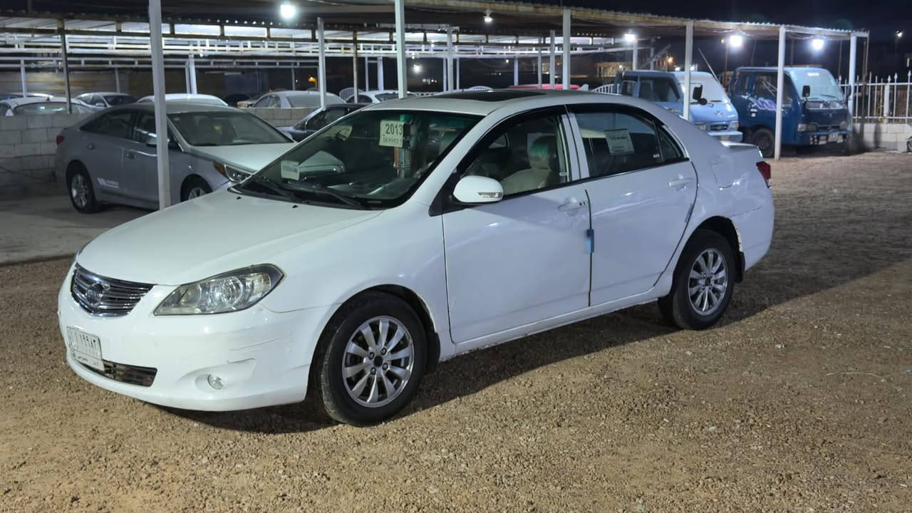 السلام عليكم
 بي واي دي موديل 2013 وارد خليجي حرة فول مواصفات كير اوتو 6 نمر 

السعر 65 وبيها مجال مكاني الرمادي 5 كيلو ممتواجد ع الفيس ***********
