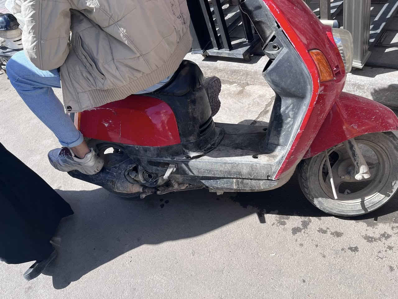 سلام عليكم دراجه ماكس بوليس نوزل ترايك وين. متريد دراجه حلوه ونشطه وناعمه بس بيها صالنصه طاكه مكاني بغداد كاظميه شراي يتصل *********** 
قفلها ٥٠٠ الف
