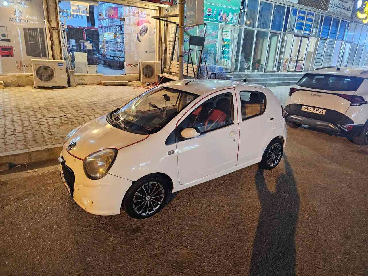 جيلي باندا Lc 
مابيها اي ضربه 
بيها خياسات بالصفاح مصلحات
تاخير بالنمره تصليحها ينزل من سعرها 
حدايده ومكينه كهربائيات جدد مكفولات 
رقم كربلاء انكليزي مشروع وطني باسمي 
تحويل شوكت متريد 
سنويه ٢٠٣١ هزه جديده قبل شهر 
السعر ٥٥ وبيها مجال للشراي 
العنوان النجف الاشرف حي الزهراء 
***********
