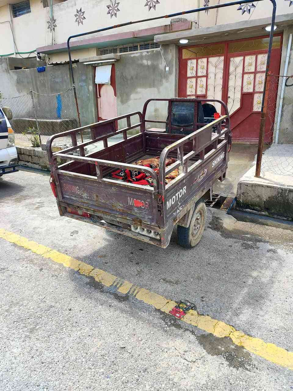 السلام عليكم ستوته موديل 2017 محرك 150 شرط وشاصي شرط تواير جدد واير منيه شغاله سعر 1200وبيها مجال ***********
