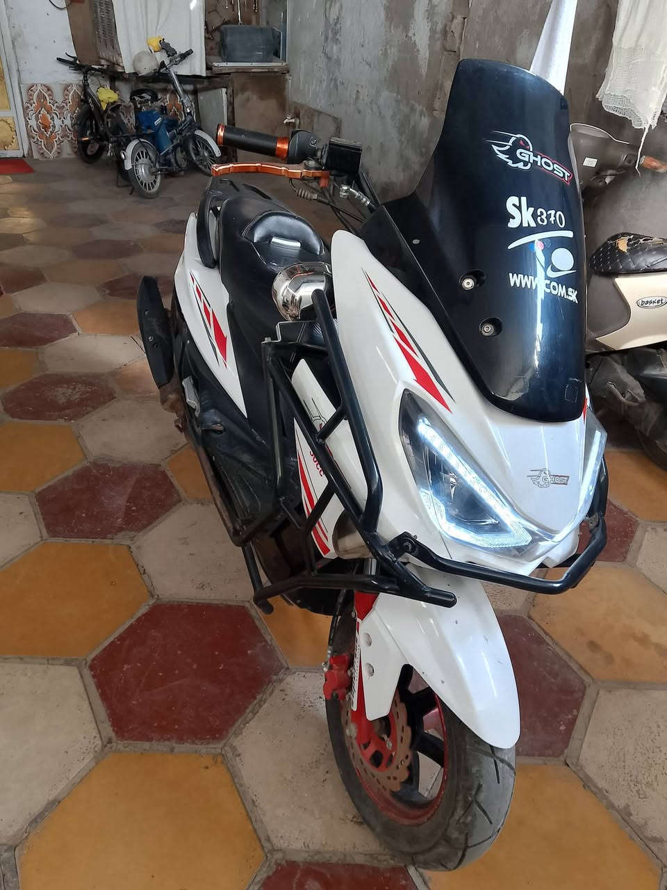 دراجة موديل 2024السعر650ألف مكفولة كفالة عامة سترونك اكس ماكس العنوان التضحيه شارع العيادة ***********
