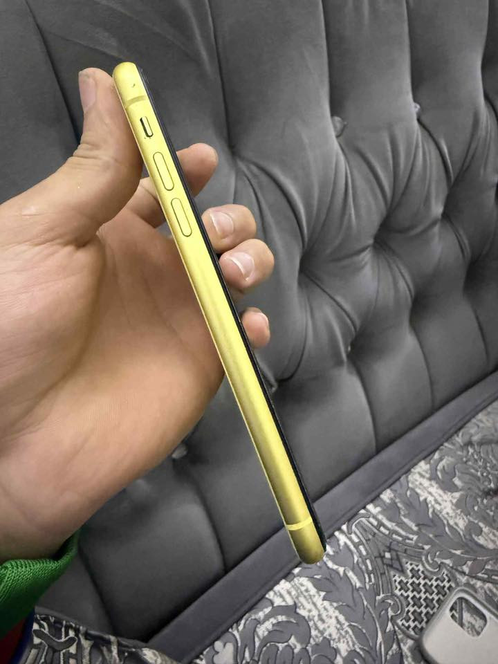 ١١ عادي .. بطارية ٧٩ بالحسابة تقرى ٨٣…… ذاكرة١٢٨ .. مستبدل شاشه فقط ***********
