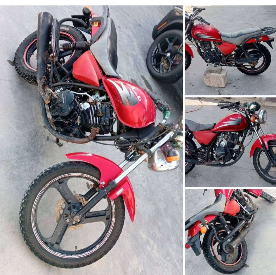 اومبا 2014نضيفه ما نقصها شي
سعرها 450وبيه مجال
***********
