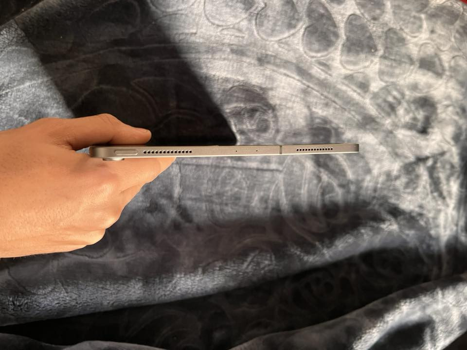 سلام عليكم 
ايباد برو 2018 للبيع 
ذاكره 256 
بطاريه 92 
فيس ايدي
شريحه 
120 فريم بالببجي 
الجهاز ما مفتوح و لا قطعه مبدله بي 
سعر 600 و بي مجال قليل 
رقم *********** 
واتساب و اتصال فقط 
مكاني بغداد الزعفرانية
