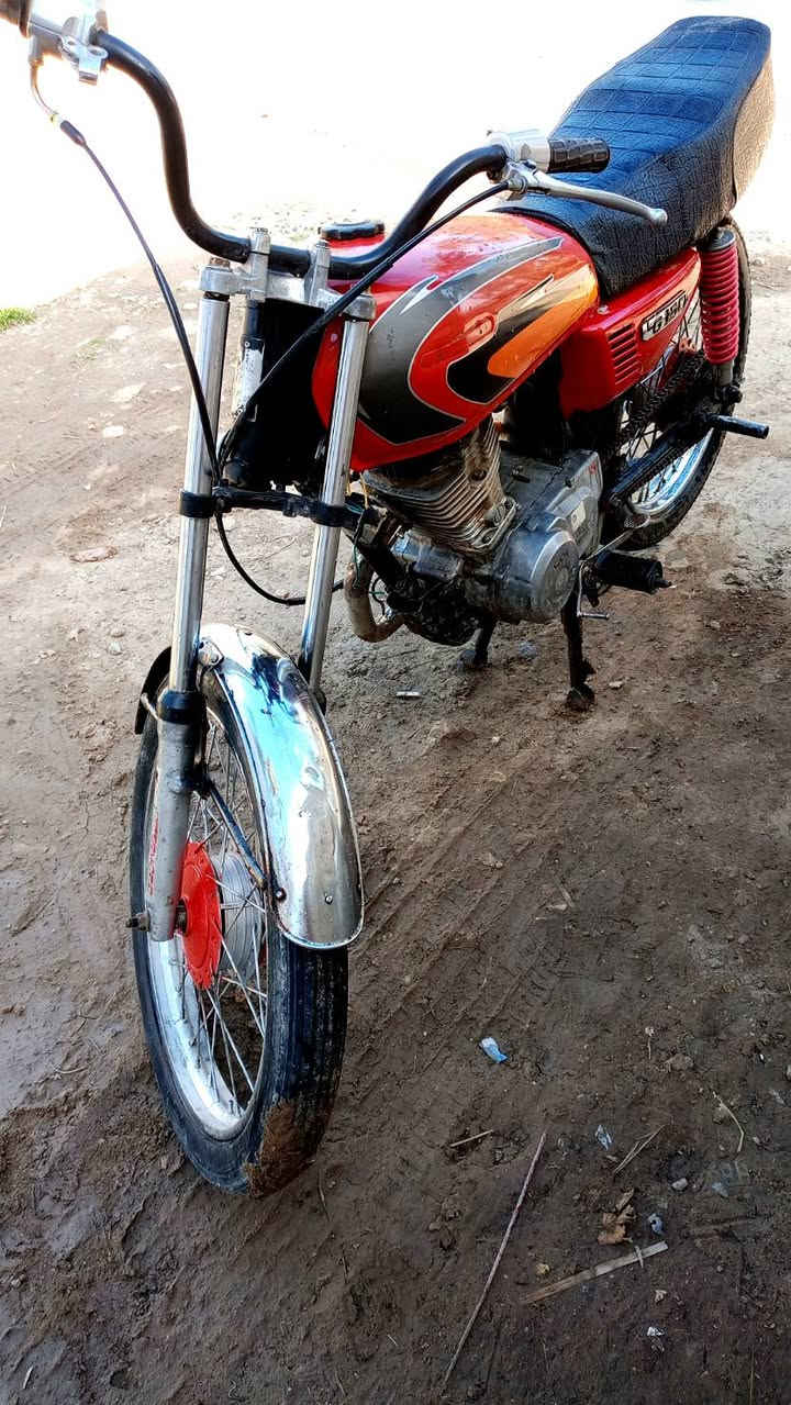 السلام عليكم درجة للبيع نامه4 نمره السعر 250 وبيه مجال المكان ديالى الخاص الاتصال على رقم ***********
