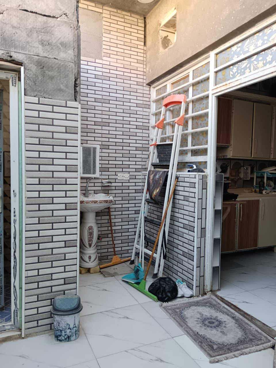 دار في العرضات بصف الركن مربعة ١٠٠ متر مساحتة للبيع مطلوب اسكان ٢٠ مليون ضهر شارع ٤ سايدات قريب للاسفسار ***********
