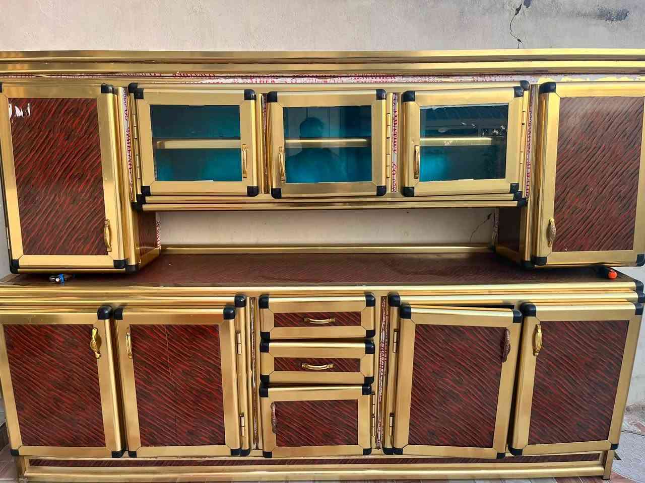 كاونتر مترتين ونص للبيع 
بـ 250 
كوت / ***********
