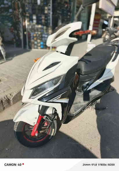 السلام عليكم اخوان دراجه للبيع صيني نضيفه جدن كلام عينك واذ تريد تعال كلب وشوف 500 وبيها مجال الرقم ***********
