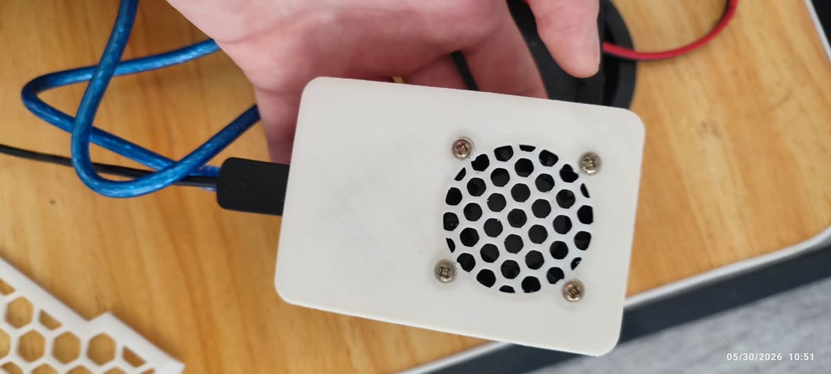 السلام علیکم

BIQU B1 SE

سرعة الطباعة 150mm/s

Layer hight 0.1mm to 0.3mm

Motherboard Bigtreetech SKR 2

Nozzel temp up to 260 C

Bed temp up to 110 C

Supported material : PLA ,  PETG , ABS

البید هو dual side ، PEI و textured carbon fiber و یاها البید الزجاجي

قیاس البید 235×235×220

شاشة تحکم لمس ملون

السوفتویر محدث لأخر اصدار

الإضافات:

ویاها کامیرا HD و raspberry pi و مثبت علیها octoprint ، امکانية التحکم و ارسال الملفات عبر ال wifi و میزة ال AI failure detection

بدء و إقاف الطباعة عبر الwifi


**إذا كنت صاحب هذا الإعلان وتريد حذفه لأي سبب، رجاءا أرسل رسالة إلى الدعم الفني**