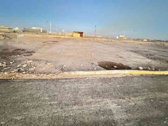 السلام عليكم قطعه ارض زراعي سند 25 مساحه 200متر اول شارع بالزراعي جهةاليمين (بداية منطقة الزراعي) عله شارع تبليط عرض10متر مع كافه الخدمات مي ومجاري وكهرباء وطني وانترنت ضوئي ومولد سحب مع صونده مي داخل القطعه  قرب الشارع العام مدفونه +سبيس+حدل عنوان القطعه بوب الشام خلف هزه مرور الحسينيه  للاستفسار علا هاذه الرقم***********
