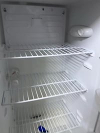 ثلاجة • نضيفه • جديدة كلش