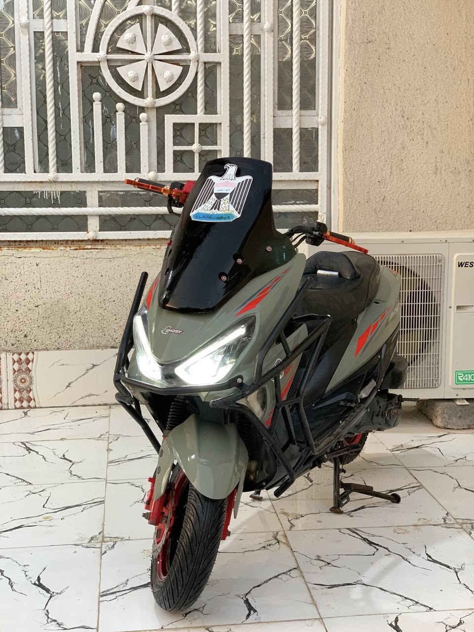 السلام عليكم 
دراجه للبيع 
موديل ٢٠٢٥ 
كفاله من الفتح والضربه الدراجه حيل جديده سعرها مليون 
المكان البصره قضاء المدينه 
***********
