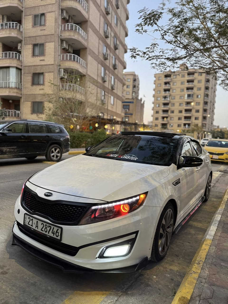 سلام عليكم للبيع فقط
كيا اوبتيما فئة SX/Torbo اعلى فئة 
موديل :2015 
الممشة : 101 الف مايل 
اللون : ابيض + تغليف السقف اسود 
السيارة تقرير غرق من امريكا وبلعراق اتبدل باب السايق الامامي نفس اللون وشبر صبغ بلجاملغ والتكمة من جهة الجاملغ وبيها بارد مكانين 
رقم سليمانية الجديد بأسمي هزة وفحص كله جديد شرط التحويل 
محرك 2000 تيربو جديد قبل اقل من سبوع شديتة هوه والتوربو 
السيارة جاهزة بدون نقص نهائياً شرط الفحص 
عليها اضافات عيون الشيطان وسبايدر ولحاية ومصروف عليها 
مواصفات الSX الفول للاخير 
بصمة تشغيل وبيبان 
بانوراما
كشنات جلد +كهرباء 
تدفائة + تبريد كشنات امامي خلفي 
شفتات ستيرن 
شاشة كبيرة + كاميرا خلفية 
رادار جاني 
سماعات infinty 
تبريد مناخين منفصل 
تبريد قطعتين 
وبعد هواي مواصفات بيها الجناي يعرف هاي الفئة 
السعر المطلوب 125$ وبيها مجال 
عنوان بغداد الاسكان مجاور كلية الادارة والاقتصاد 
‭0774 103 3577‬
