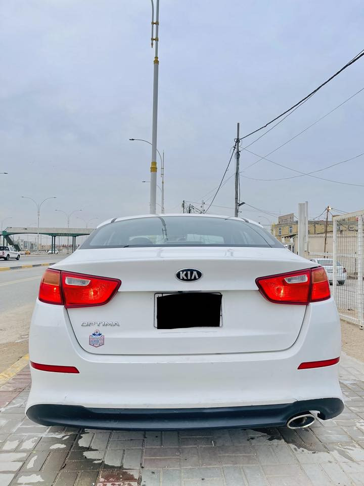 سلام عليكم
🚗 كيا أوبتيما 2014 - (خليجي) للبيع 🚗

✅ تفاصيل السيارة:
• الموديل: 2014.
• المواصفات: خليجي
• المحرك: [2000 ]، ما مفتوح 
• اللون: [ ابيض].• 
• شاشة كبيرة مع كاميرا خلفية وحساسات.
• تبريد قطعتين 
• ⁠أشاره بلمري
• تحكم ستيرين كامل 
• إنارة LED أمامية وخلفية 
•مكفوله كفاله عامه
تخم إطارات جديد، صدر جديد،
 ما تحتاج لأي مصاريف نهائياً.
💰 السعر المطلوب: [139] (قابل للتفاوض).
📍 الموقع: [ السماوه ].
📞 للتواصل والاستفسار: [***********]
