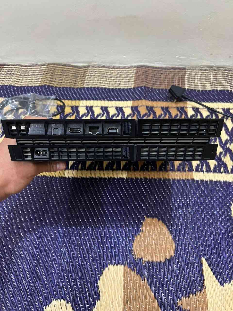 سلام عليكم
بلي 4 فات نص تيرا مع كارتونه ومع كامل ملحقات جوستكات 2
تجاري
مع يوبي اس السعه 850AV
مكاني بغداد حي اور التواصل واتساب ***********
السعر 270الف
SONY.
BPS4

