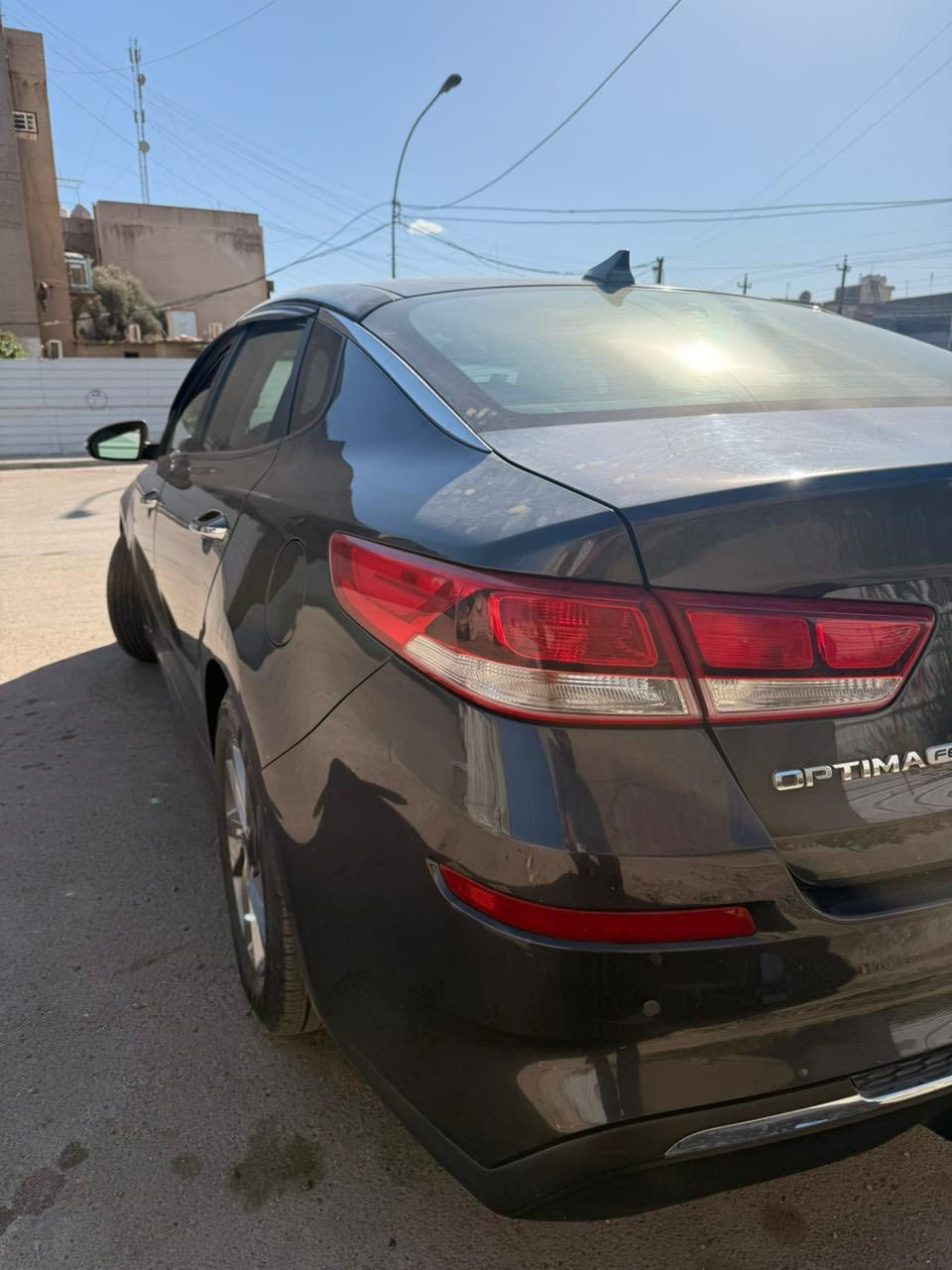 السلام عليكم 
كيا أوبتما 2019
مكينه 2400gdi
لايتات led 
شاشه كبيره 
رادار امامي 
رادار جانبي 
مانع انزلاق 
صدر جديد 
باتري جديد 
صور الحادث موجوده بل منشور 
السعر 132
مكان السياره بغداد السيديه 

0776 023 2032
