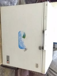 مجمده للبيع شغاله سعر 300 وبيها مجال  مستعجلين على بيعتها 07728637168 ...