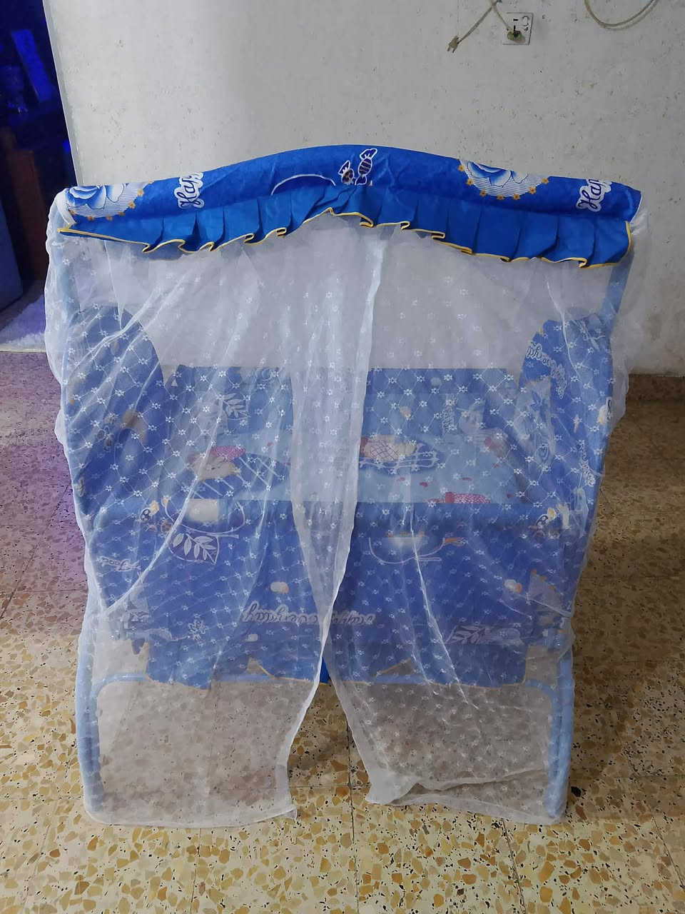 سلام عليكم عندي كاروك نضيف للبيع
السعر 50 الف
الاستفسار الاتصال ***********
