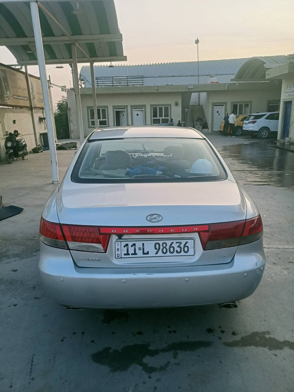 مستعجل على بيعتها كلش 
ازيرا 2008 مصبوغه عام اثر جراد 

رقم بغداد نكليزي تتحول وين ماجان بأسمي  تحويل ثاني يوم. تخم تاير جديد 
مكينه كير جدد كفاله 

كهربائيات شغاله 
حداديه 90%
تبريد ثلج 
شلعتها تشك الكاع 

6 سلندر مكينه 2700 المرغوب 

السعر 80وبيها مجال بسيط 

مكان سوق الشيوخ 
***********
