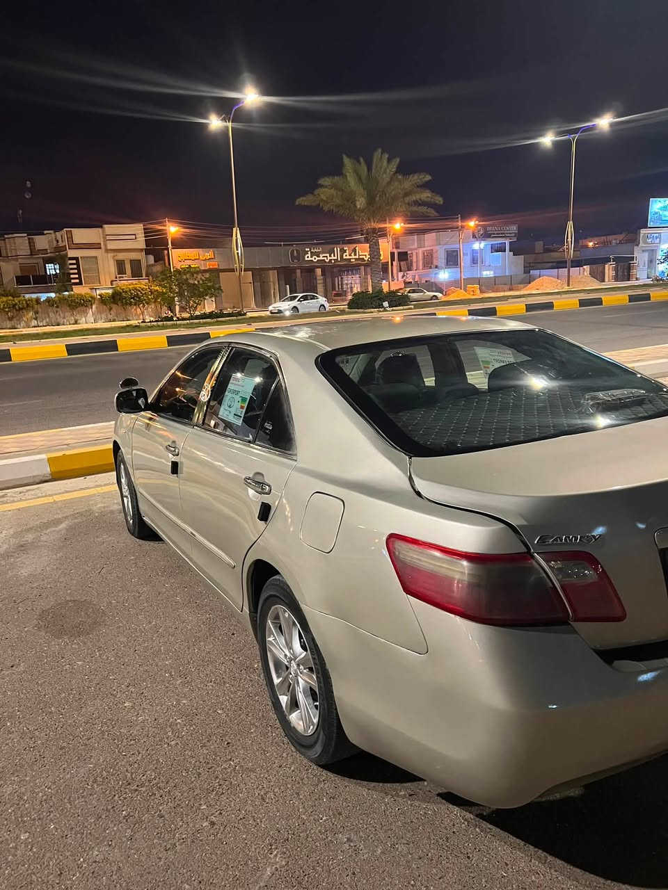 إسلام عليكم 

كامري 2007 خليجي رقم بغداد أنكليزي 
تريد قطعتين ثلج محرك وكير كفاله 
مصبوغه احزام بيه ضربه من وره معمره كامله سياره خير من الله محرك 2400 تحويل ثاني يوم دواخل دوشمه جديد سياره مال جناي سعر 75 وبيه مجال حك جيه مكان السياره فلوجه رقم ***********
