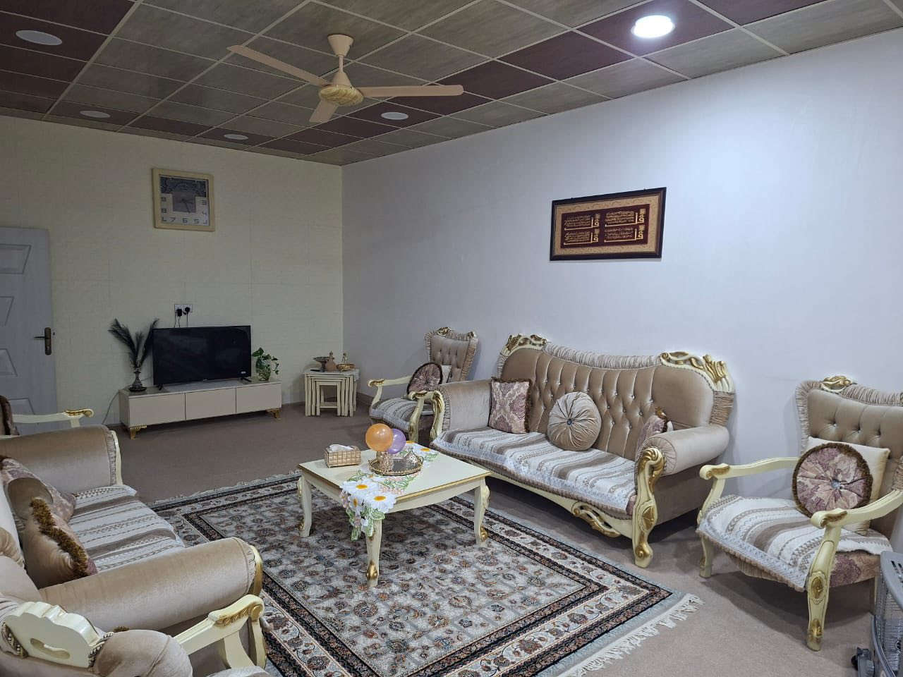 اعلان رقم (604)📢📢📢
————————————-
#دارللبیع مساحة 200متر 
#فول سيراميك بناء حدث 
#الموقع شوراو
#قرب اسواق سامان
#سعر 55مليون وبي مجال
#استفسار
*********** واتساب📲
***********
_____________________
خانوو بۆ فڕۆشتن 200مەتر 
فول کاشی و بینایی نوێیە
شوێن شوراو
نزيك اسواق سامان
نرخ 55 ملیون و مجال
*********** واتساب📲
***********
