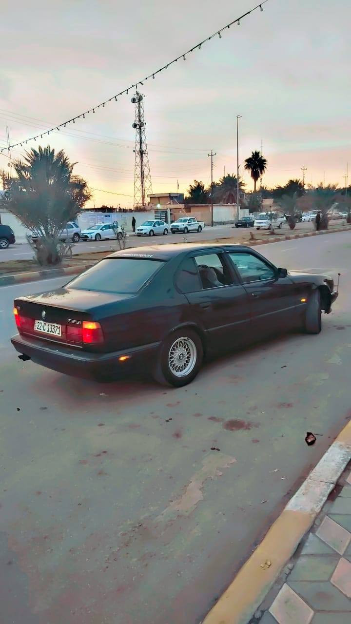 السلام وعليكم اللبيع BMW أصل 525 وارد ياباني بدون سلايد داخل اسود جلد السياره باسمي تحويل مباشر السياره جاهزه من كل النواحي ما بيها أي نقص مكاني واسط الصويره وهذا رقمي 

***********
***********
