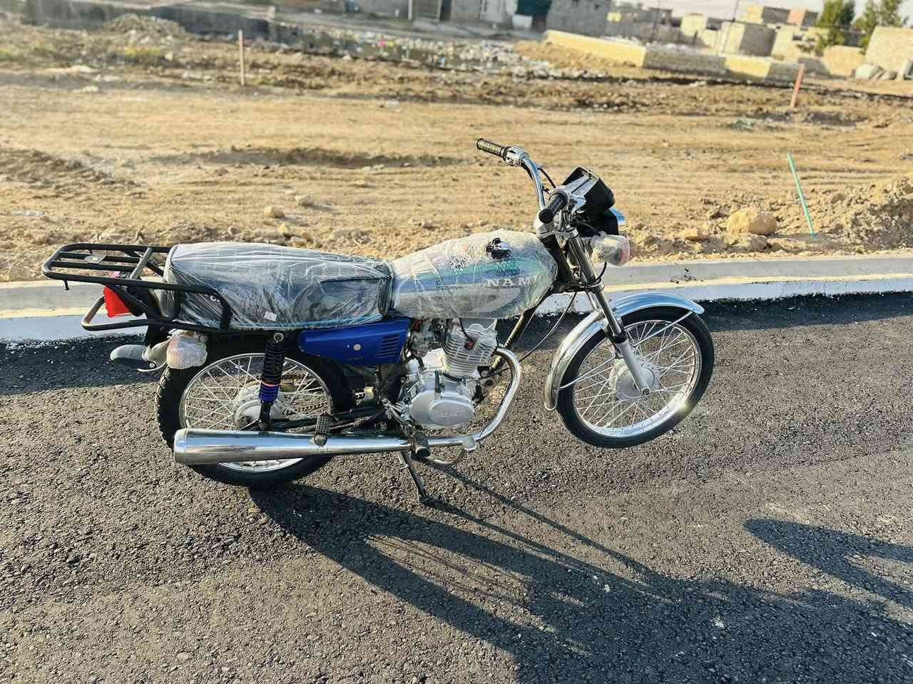 سلام عليكم دراجه للبيع صاله اربع ايام من معمره فقط لمكينه ٢٣نامه لصلي  وغراضه ٢٦شاصي ٢١اوراق اسكنر  ب٨٠٠وبيه مجال.       ***********
