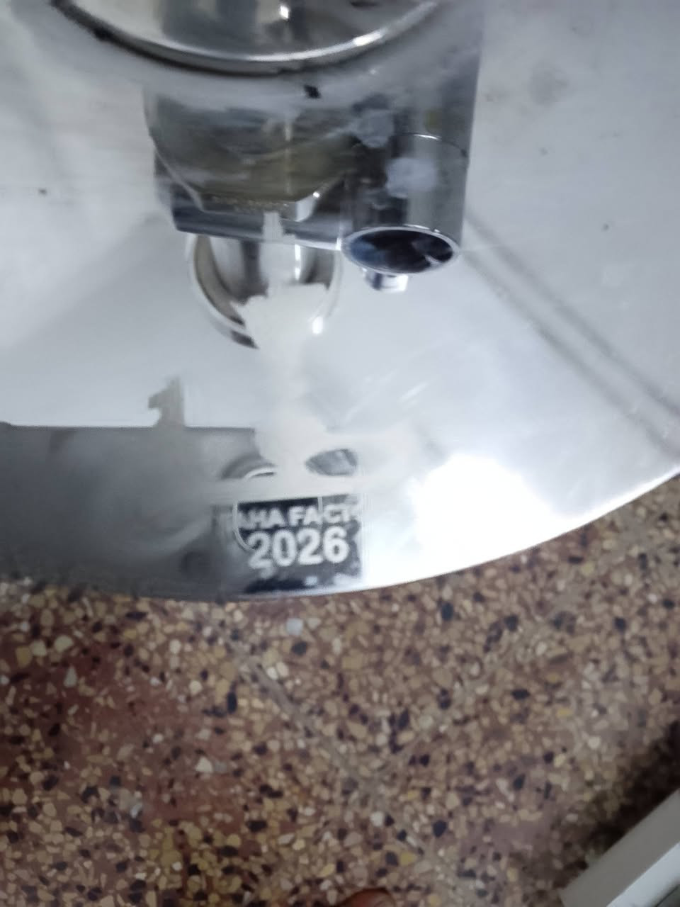 تركيله طه جديده مستعمله اسبوع فقط اصدار 26 للبيع السعر 100وبي مجال بسيط العنوان تيراوه شارع 30قرب حمام سنجنار ***********/***********

