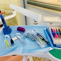 جامعة واسط • عيادة اسنان • علاج مجاني