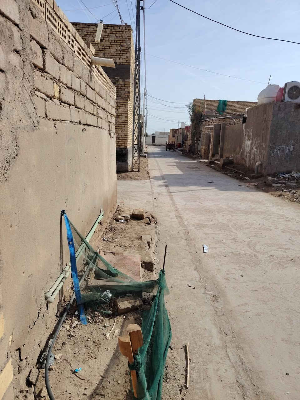 🔹 بيت قديم للبيع البيت ركن 🔹
📍 ذي قار-قضاء الفهود – حي الإسراء الأول قرب روضه 
🛣️ شارع صب مباشر 
📄 طابو صرف – تحويل مباشر

📐 المساحة حسب الطابو: 200 م²

🏠 بناء طابوق  قديم
📌 موقع ممتاز،  موجود كافة الخدمات ✅

📞📲 الاستفسار اتصال أو واتساب
 ***********
سعر 75
