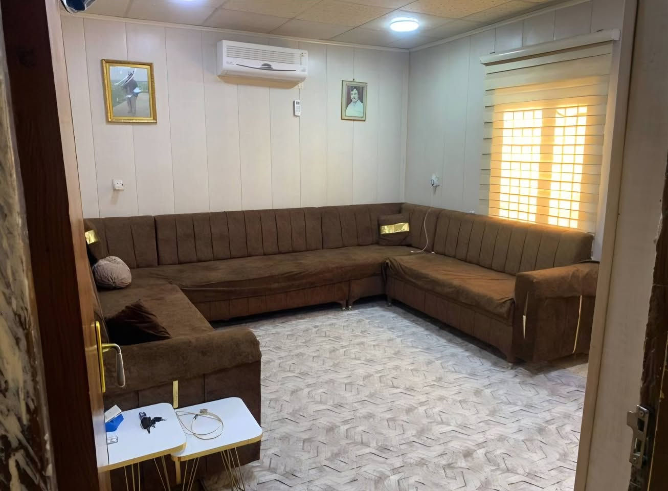 بيت للبيع خانقين حي عسكري شمعه ماء 
إدارة محلية المساحة ٣٠٠متر ركن 
للاستفسار مراجعة مكتب رابەر شارع 
المزرعة قرب جامع هداية ***********
