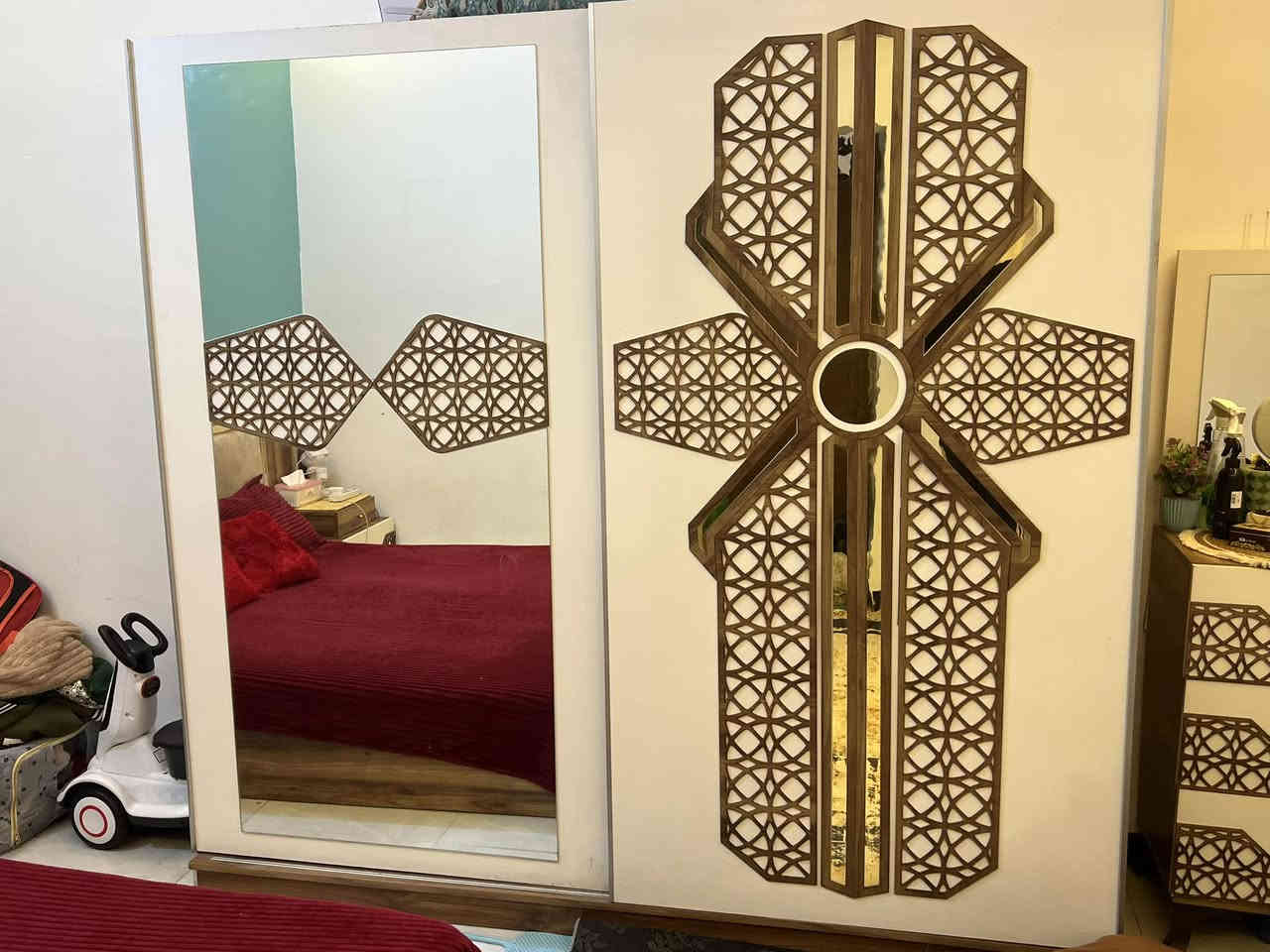 غرفه تركي استعمال قليل  ( للبيع )سعر الغرفه (350)الف المكان حي القدس كربلاء  الشراي يجي خاص ***********
