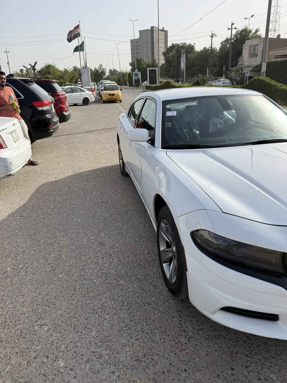 سلام عليكم جارجر 2015 SXT
رقم ربيل بسمي جديد هزه جديده 

ألون بيض 🥚 مكفول من ضربه وصبغ ولفتح بيه حالوب قليل مابين 

محرك 3600 كير 8نمر تخم تاير جديد

حداديه جديده كشنات حظن شاشه كامره دواره عينه 260 توويل 

مكان سياره عماره مركز المدينه 

هاذ رقمي بي وساب ***********
