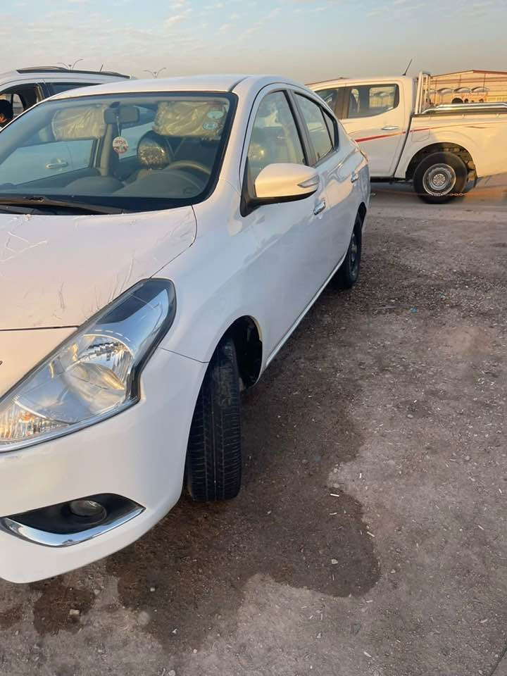 سلام عليكم 
نيسان سني مديل 2024 جديدة ماشاء الله بيها بارد يم البك لايت الأيسر وبيها طخه يم الدوسة اليمين ثنيناتهن خفيفيات الباقي كفاله ماشيه 42 الف فقط السعر ب124 مكاني بصرة ابي الخصيب رقمي (***********)
