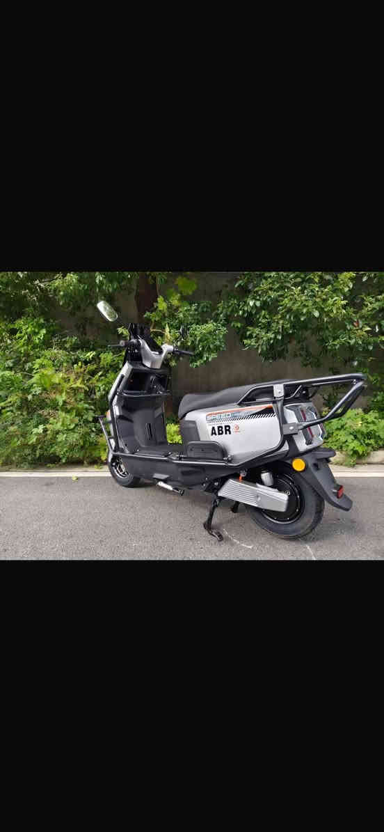 السلام عليكم 
تم وصول دراجه الصاعقه 
6 بطاريه 
حجم الملف 2500
4 سرع 
3 انضمه تشغيل 
السعر 875
العنوان الانبار الدمادي شارع 17 
للاستفسار ***********
