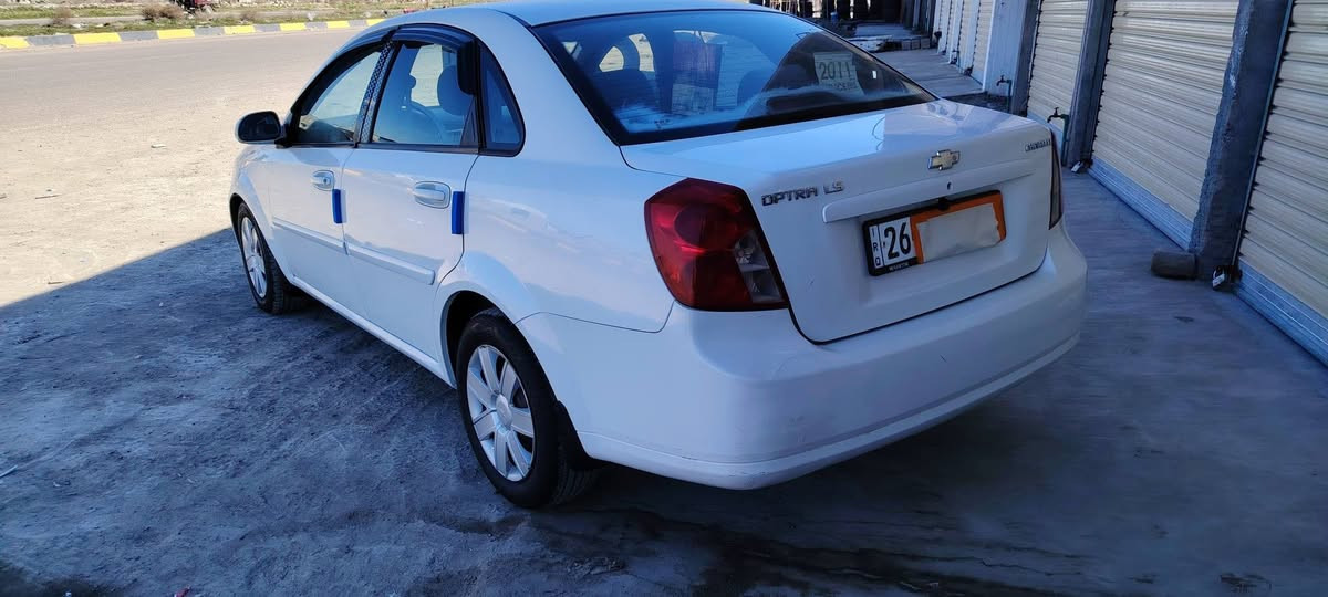 سياره ابتره 2011 بسمي بيه قطعتين صبغ تصليحه بيها رقم الهاتف ***********
