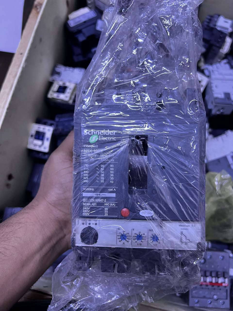 توفرت وجبة قواطع MG  شنايدر بالة فرنسي ثلاثي اصلي
قاطع  MG  400A   شنايدر السعر 125 الف 

قاطع  MG  630A   شنايدر السعر 150 الف 

قاطع  MG  250A  شنايدر  السعر 80 الف 

قاطع  MG  100A   شنايدر  السعر 25 الف 

📍العنون الشورجة عگد النصارى مجاور جامع ابو التمن 

***********

يوجد توصيل لكافة محافظات العراق 

0️⃣7️⃣7️⃣3️⃣5️⃣9️⃣2️⃣9️⃣4️⃣4️⃣5️⃣
